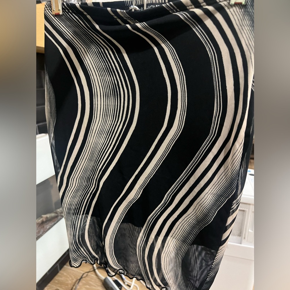 Fashion Nova Black & White Patterned Pencil Skirt Size Small